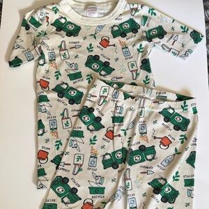 Hanna Andersson 140 / US 10 Green Recycling Truck Short Sleeve Pajama Set